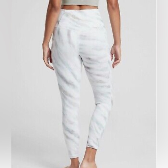 Athleta Salutation Stash Pocket II Printed 7/8 Tight - Picture 8 of 8